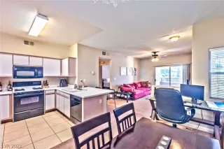 Photo #6: 2418909 Listing