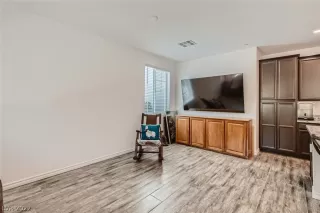 Photo #5: 2418914 Listing 