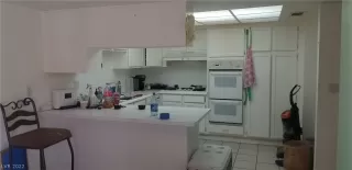 Photo #4: 2418931 Listing