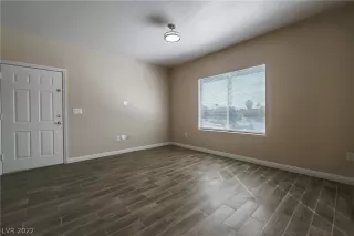Photo #5: 2418981 Listing 