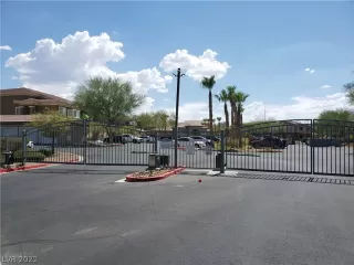 Photo #3: 2418995 Listing