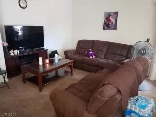 Photo #6: 2418995 Listing