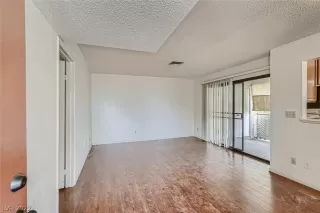 Photo #4: 2419034 Listing 