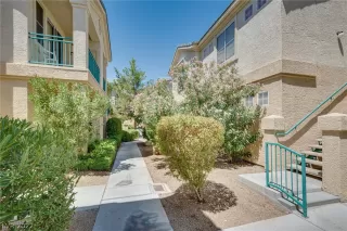 Photo #2: 2419068 Listing