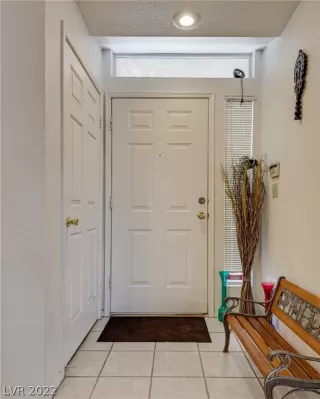 Photo #5: 2419068 Listing