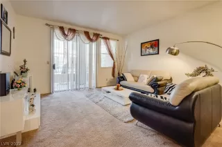 Photo #6: 2419068 Listing