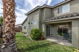 Photo #4: 2419122 Listing