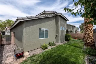 Photo #5: 2419122 Listing