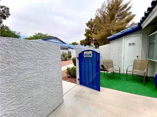 Photo #3: 2419137 Listing