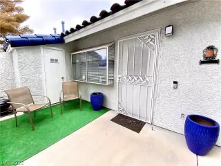 Photo #4: 2419137 Listing