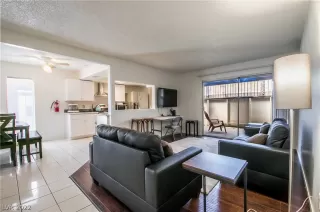 Photo #3: 2419142 Listing 