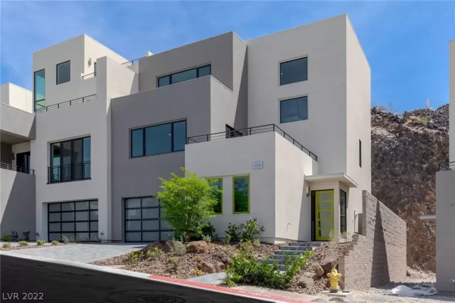 MLS: 2419162 Condo For Sale