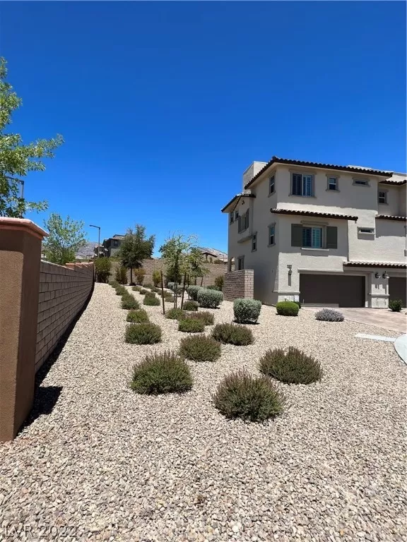 MLS: 2419183 Condo For Sale