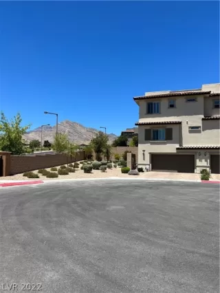 Photo #1: 2419183 Listing