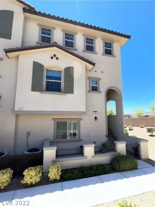 Photo #2: 2419183 Listing