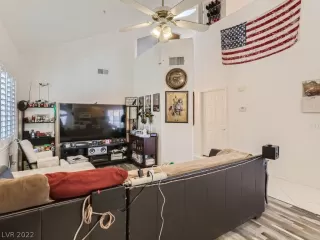 Photo #3: 2419232 Listing