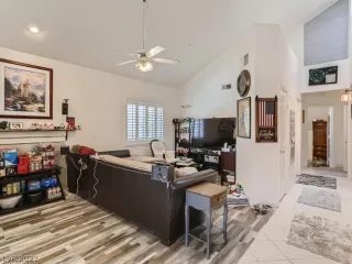 Photo #4: 2419232 Listing