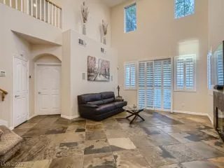 Photo #4: 2419246 Listing 