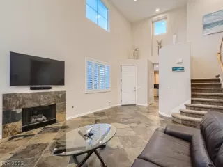 Photo #5: 2419246 Listing 