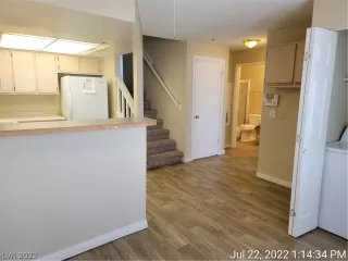 Photo #6: 2419247 Listing 