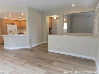 Photo #3: 2419253 Listing 