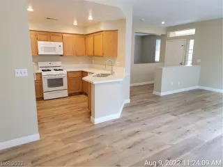 Photo #5: 2419253 Listing 