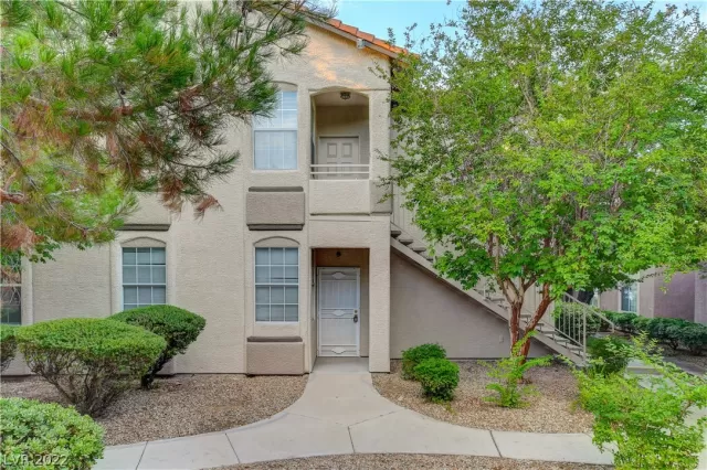 MLS: 2419266 Condo For Sale