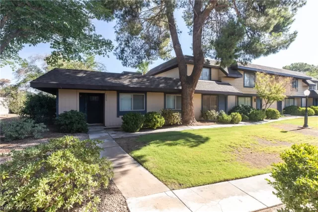 MLS: 2419268 Condo For Sale