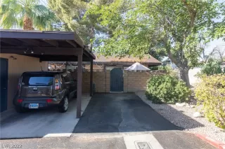 Photo #3: 2419268 Listing