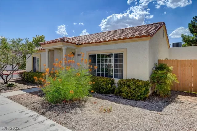 MLS: 2419270 Condo For Sale