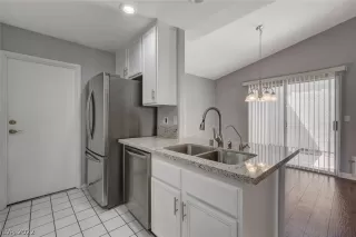 Photo #5: 2419270 Listing