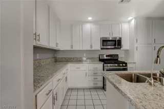 Photo #6: 2419270 Listing