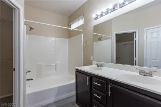 Photo #3: 2419327 Listing 