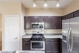 Photo #5: 2419327 Listing 