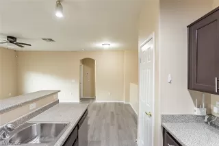 Photo #6: 2419327 Listing 