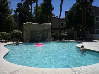 Photo #2: 2419336 Listing