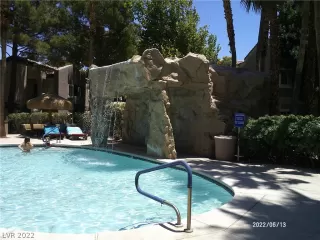 Photo #3: 2419336 Listing