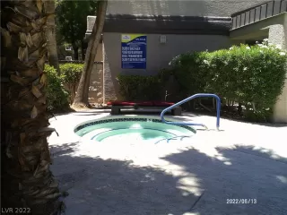 Photo #4: 2419336 Listing