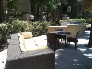 Photo #6: 2419336 Listing