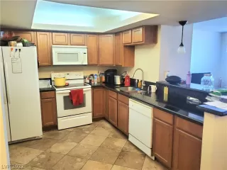 Photo #3: 2419373 Listing 