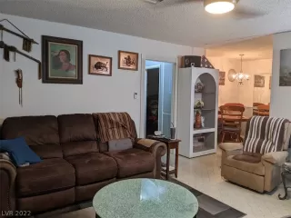 Photo #5: 2419397 Listing 