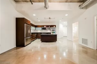 Photo #5: 2419400 Listing 