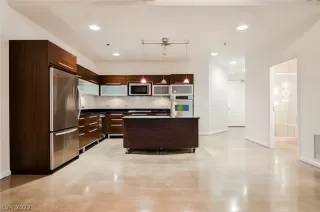 Photo #6: 2419400 Listing 
