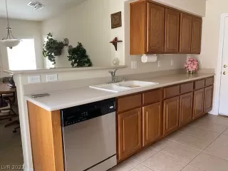 Photo #6: 2419414 Listing