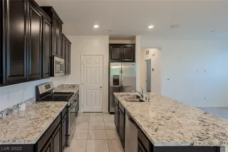 Photo #1: 2419439 Listing 