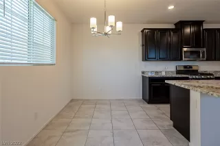 Photo #5: 2419439 Listing 