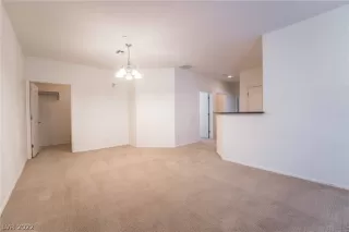 Photo #5: 2419479 Listing 