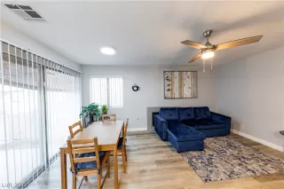 Photo #3: 2419481 Listing