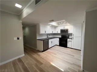 Photo #3: 2419514 Listing 