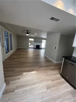 Photo #4: 2419514 Listing 